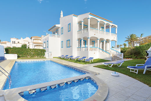 benefits of villa holidays for families